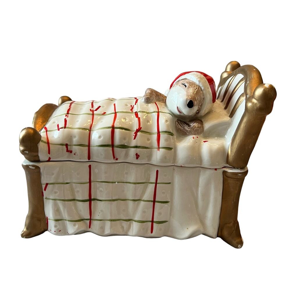 Vintage OCI Omnibus Taiwan Mouse in Bed Trinket Box.  Approx 6” x 4” x 4”